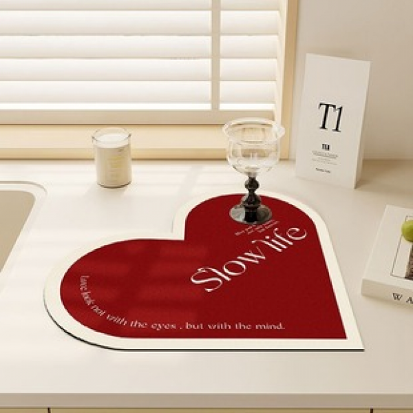 Light luxury kitchen countertop drain pad, diatomaceous earth faucet absorbent pad, heart-shaped drain cup pad, splash proof pad