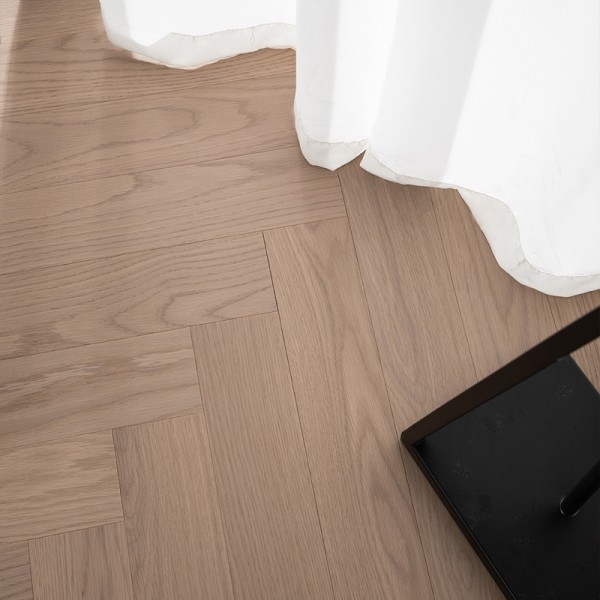 Birch series multi-layer solid wood flooring oak/walnut planks herringbone spelling can be customised LS-HX2007